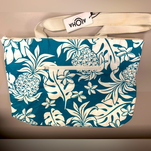 Aloha Collection Day Tripper Bag - Picture 4 of 13